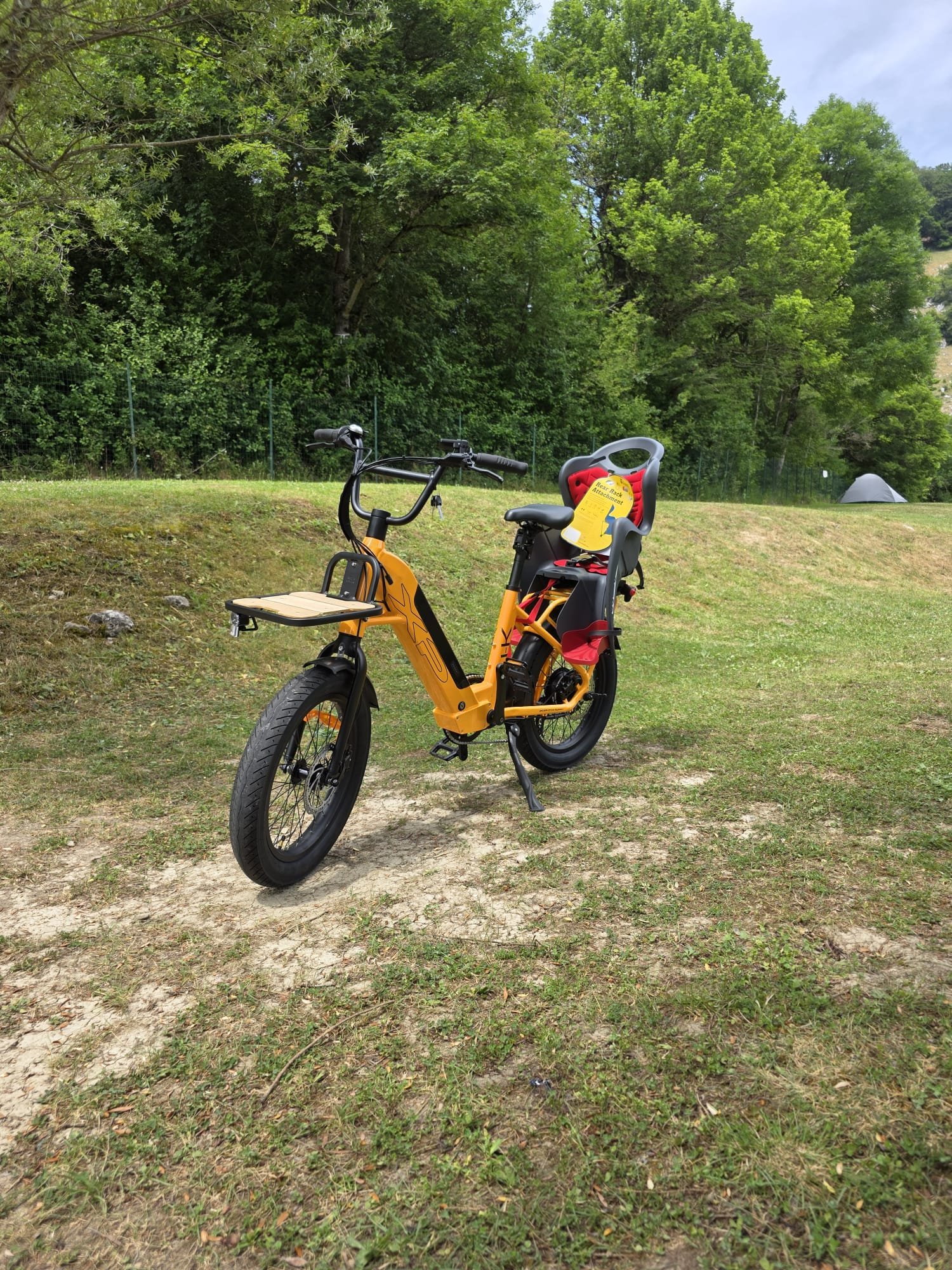 Noleggio e-bike nel verde del Camping Le Foci a Opi
